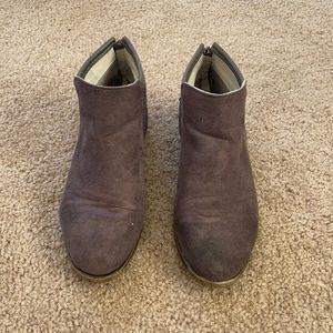 Size 8 Suede Gray Boots